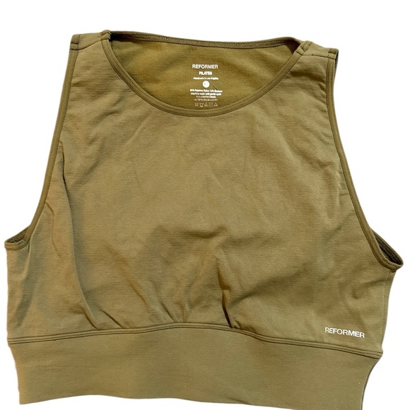 NWOT Reformer Pilates Top Size M/L Green - Picture 1 of 3